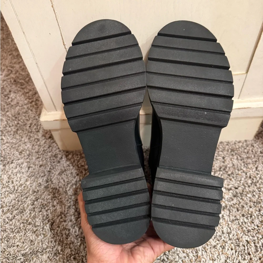 Madden Girl Platform Chelsea Boots - Picture 4 of 10